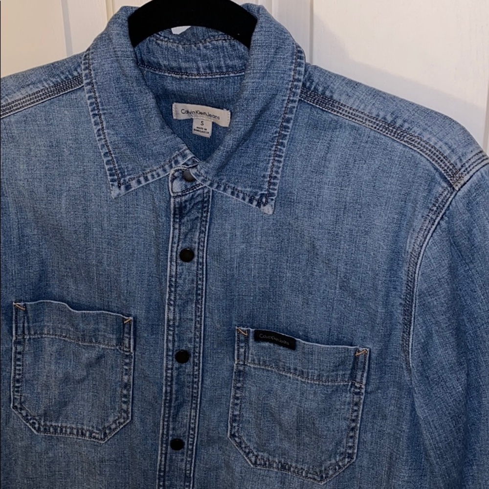 Calvin Klein Mens denim button down size s